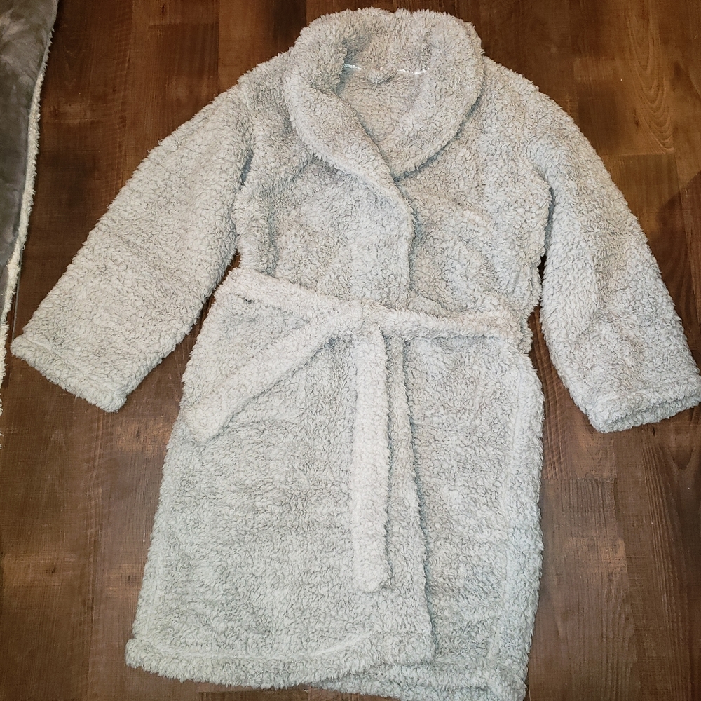 🎅 Pottery Barn Fuzzy Robe - Picture 2 of 5